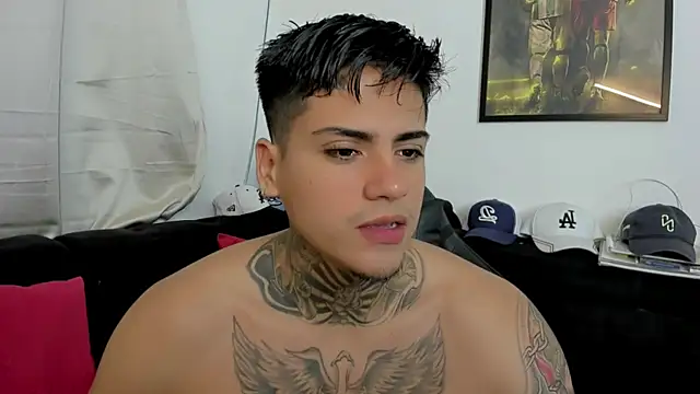 sweetlatinoboy online show from 04/17/26, 11:02