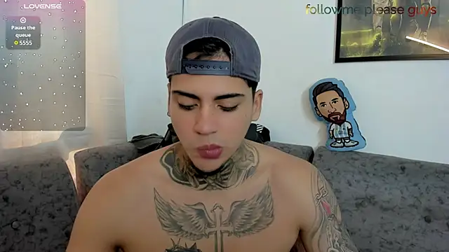 Snapshot of sweetlatinoboy chatting on 06/11/26, 12:25 sweetlatinoboy online show from 06/11/26, 12:25