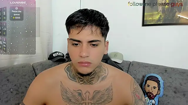 sweetlatinoboy online show from 07/04/26, 10:16