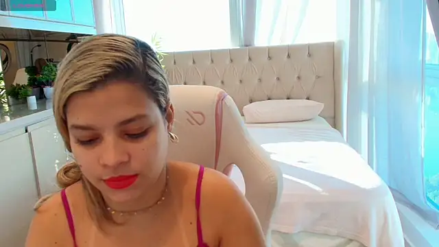 Snapshot of Florence_Ford chatting on 06/08/26, 11:21 Florence Ford online show from 06/08/26, 11:21