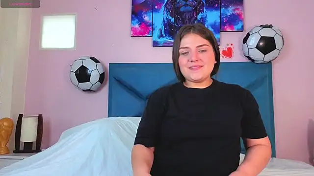 Snapshot of EmiilyStonee chatting on 07/01/26, 01:45 EmiilyStonee online show from 07/01/26, 01:45