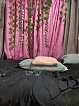 chloe evans0 online show from 05/24/26, 12:48