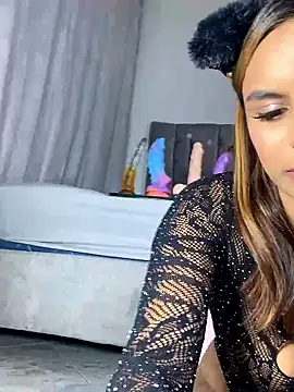 Snapshot of bella_valencia chatting on 05/10/26, 03:44 bella valencia online show from 05/10/26, 03:44
