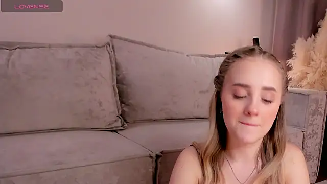 AmilyMoore online show from 03/31/26, 01:44