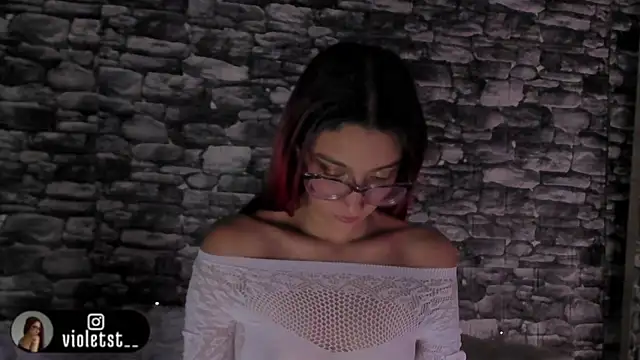 Snapshot of VioletWinters chatting on 06/11/26, 03:04 VioletWinters online show from 06/11/26, 03:04