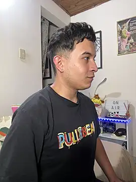 Max Parkerr online show from 05/19/26, 07:42