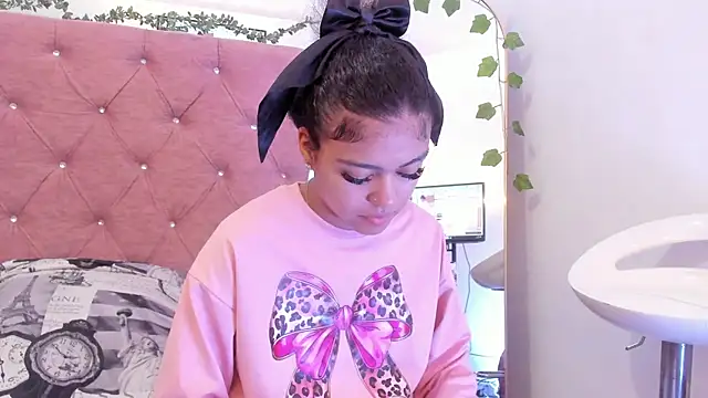 Alaia2 online show from 04/23/26, 12:29