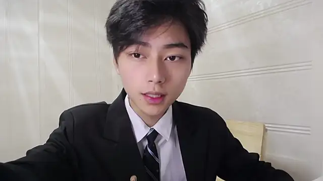 XX-XIUXIU online show from 05/04/26, 12:45