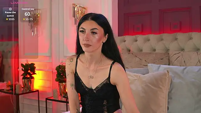 Snapshot of EllieJules chatting on 06/18/26, 03:51 EllieJules online show from 06/18/26, 03:51