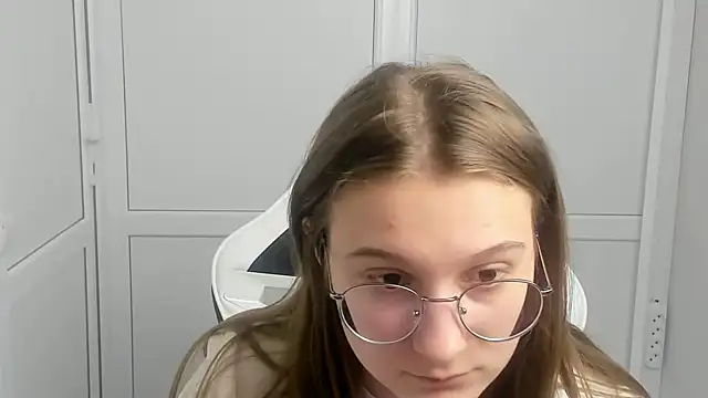 Mia kristal online show from 03/19/26, 08:51