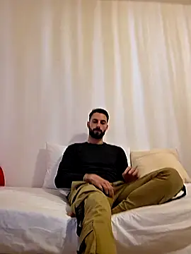 AmicisegretiITA online show from 03/27/26, 05:45