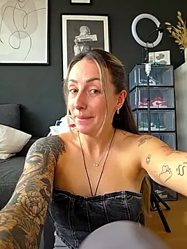 Snapshot of NicoleKaiser chatting on 03/30/26, 03:13 NicoleKaiser online show from 03/30/26, 03:13