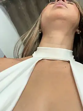 VictoriaWhitmore online show from 03/25/26, 04:02