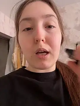 charmingggirl online show from 04/05/26, 08:11