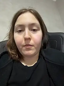 charmingggirl online show from 04/12/26, 06:24