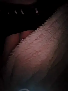 emiliecurvy83 online show from 04/18/26, 10:32