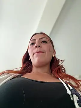 Snapshot of Queen_Scatlett chatting on 05/19/26, 12:00 Queen Scatlett online show from 05/19/26, 12:00
