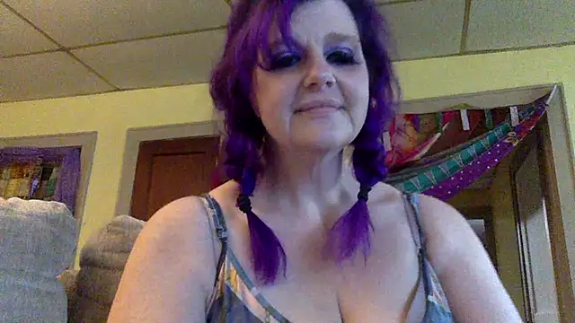 Snapshot of PiSeas chatting on 07/10/26, 05:37 PiSeas online show from 07/10/26, 05:37