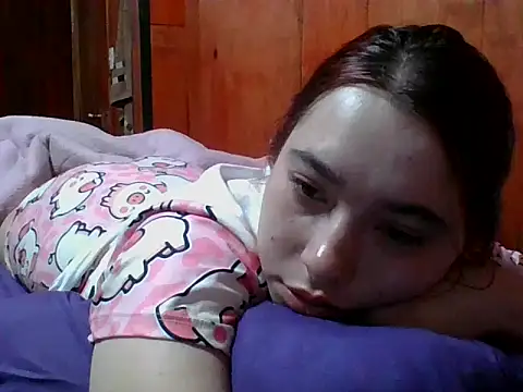 Snapshot of Annisof000 chatting on 03/22/26, 10:07 Annisof000 online show from 03/22/26, 10:07