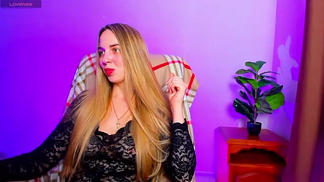 Snapshot of Alexandracandy chatting on 03/23/26, 01:37 Alexandracandy online show from 03/23/26, 01:37