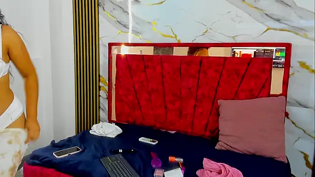 Tiana hots online show from 04/19/26, 03:17