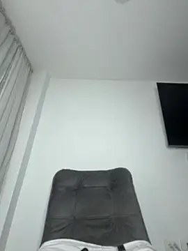 Snapshot of MoraFit_ chatting on 07/28/26, 02:05 MoraFit online show from 07/28/26, 02:05