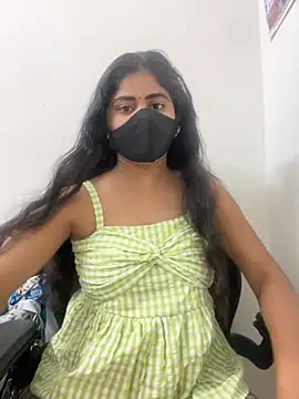 sexy-riyaa43 online show from 04/27/26, 08:34