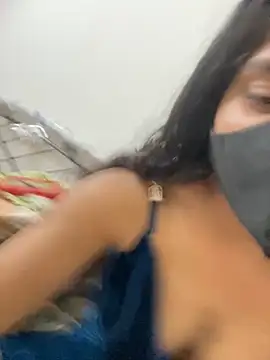 sexy-riyaa43 online show from 04/28/26, 04:23