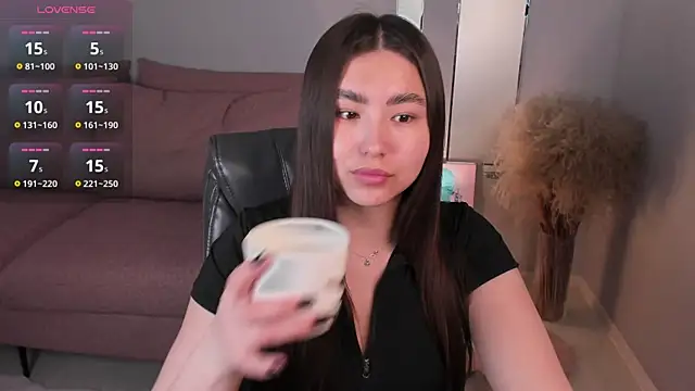 Snapshot of IceIcebabe_ chatting on 04/04/26, 01:04 IceIcebabe online show from 04/04/26, 01:04