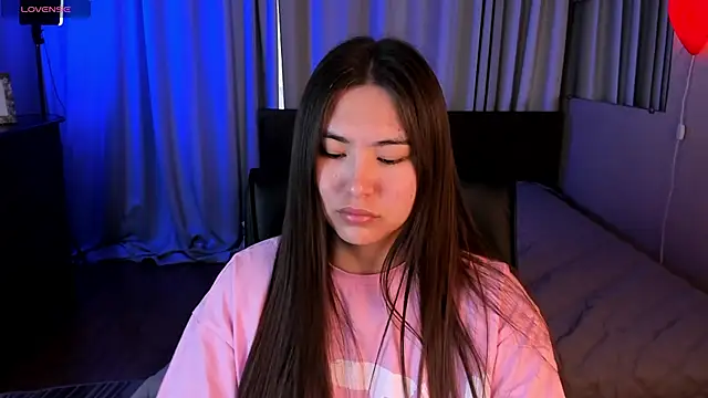 Snapshot of IceIcebabe_ chatting on 05/25/26, 01:00 IceIcebabe online show from 05/25/26, 01:00