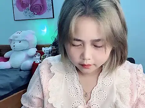 Snapshot of Nhanlu009 chatting on 05/20/26, 01:50 Nhanlu009 online show from 05/20/26, 01:50