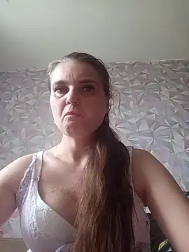 Snapshot of -MilfAnn- chatting on 05/12/26, 08:44 -MilfAnn- online show from 05/12/26, 08:44