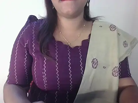 Lucky Meenu online show from 04/22/26, 04:37