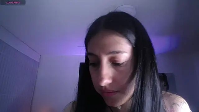 Snapshot of Melannyy_V chatting on 05/15/26, 12:56 Melannyy V online show from 05/15/26, 12:56