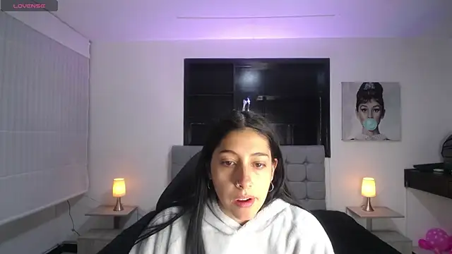 Snapshot of Melannyy_V chatting on 05/31/26, 03:41 Melannyy V online show from 05/31/26, 03:41