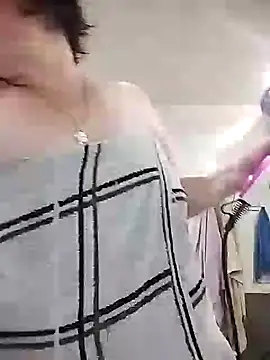 Snapshot of ViktoriaToytor55 chatting on 07/18/26, 07:39 ViktoriaToytor55 online show from 07/18/26, 07:39