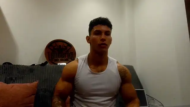 Snapshot of JAYCAM_ chatting on 05/20/26, 02:07 JAYCAM online show from 05/20/26, 02:07