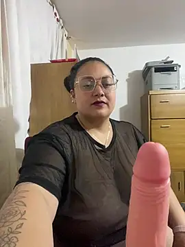 Snapshot of AvaRyd chatting on 05/23/26, 05:12 AvaRyd online show from 05/23/26, 05:12