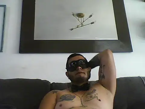 Snapshot of HOTB0Y18 chatting on 03/23/26, 04:22 HOTB0Y18 online show from 03/23/26, 04:22