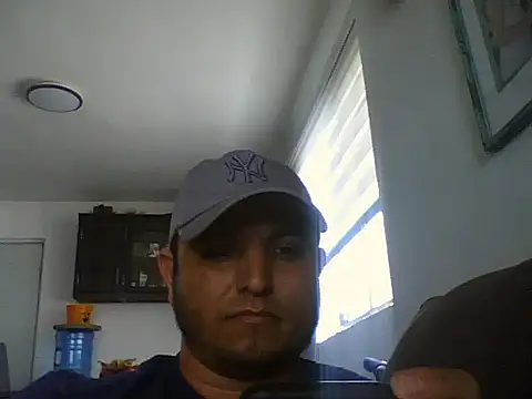 Snapshot of HOTB0Y18 chatting on 04/24/26, 06:21 HOTB0Y18 online show from 04/24/26, 06:21