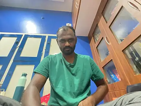 Snapshot of singletamilguy chatting on 03/20/26, 07:52 singletamilguy online show from 03/20/26, 07:52