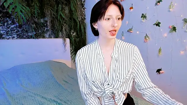 Kira  Cutie online show from 06/24/26, 09:03