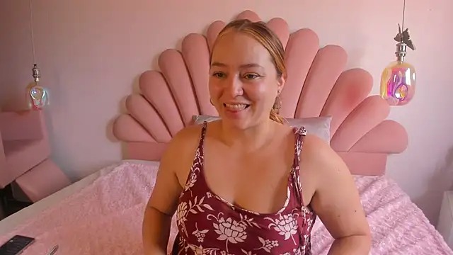 Snapshot of SabrinaVantress chatting on 05/24/26, 08:47 SabrinaVantress online show from 05/24/26, 08:47