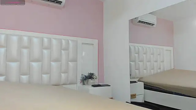 KylieLumi online show from 04/25/26, 01:36