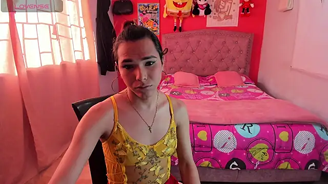Snapshot of Sofia_Hot_Latina chatting on 06/21/26, 09:17 Sofia Hot Latina online show from 06/21/26, 09:17