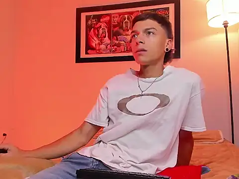 Snapshot of Noahh_Saky chatting on 03/21/26, 03:22 Noahh Saky online show from 03/21/26, 03:22