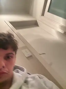 Snapshot of surfboy07 chatting on 03/19/26, 04:22 surfboy07 online show from 03/19/26, 04:22