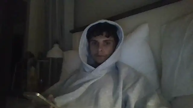 Snapshot of surfboy07 chatting on 03/20/26, 12:43 surfboy07 online show from 03/20/26, 12:43