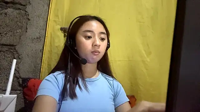 Snapshot of LenoraLacassagne chatting on 03/21/26, 05:05 LenoraLacassagne online show from 03/21/26, 05:05