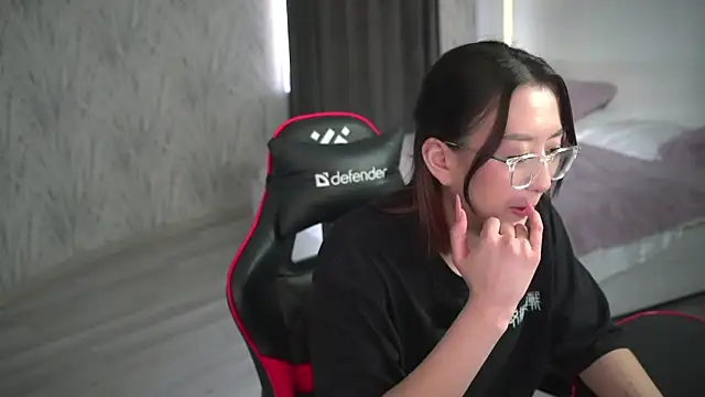 Snapshot of DeeCosca chatting on 03/24/26, 12:10 DeeCosca online show from 03/24/26, 12:10